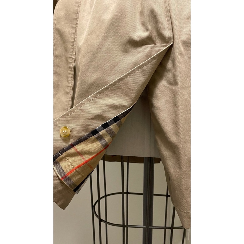 ❤️ 🎉 HP! Vintage Burberry Single Breasted Short Trench Coat with Sash - Picture 10 of 15